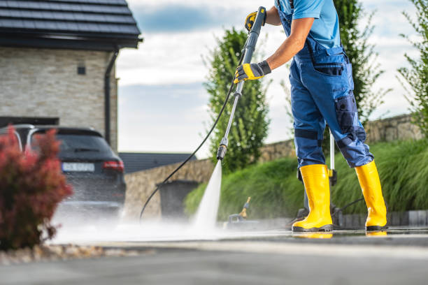 Best Gas Station Cleaning  in De Kal, TX